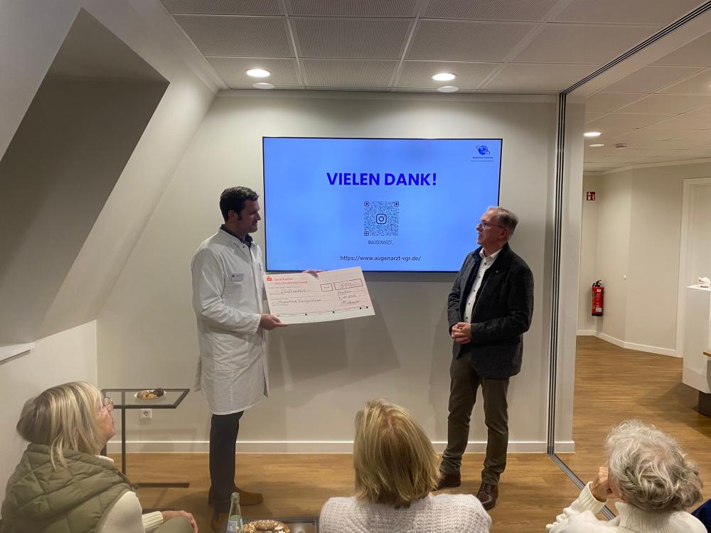 Bild von der Spendenübergabe